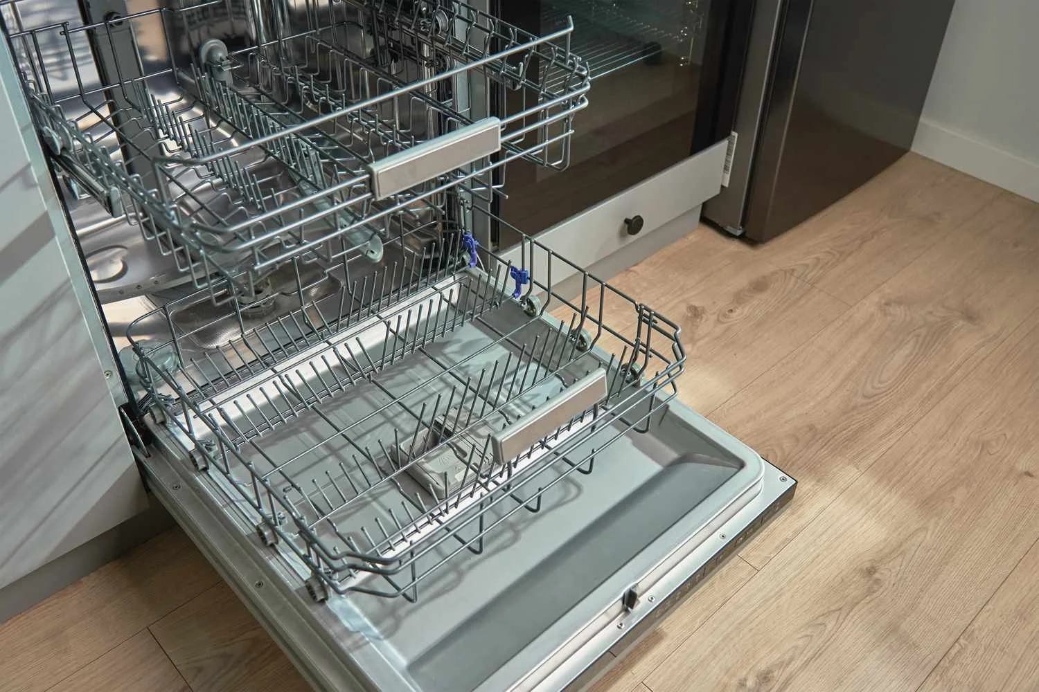 The Ultimate Guide: What to Look for in a New Dishwasher